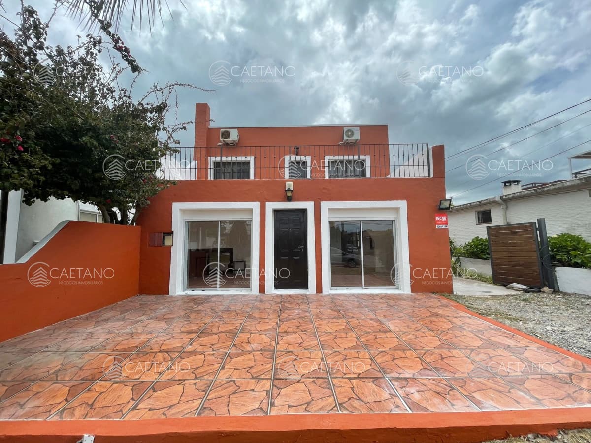 ALQUILER ANUAL CASA EN MANANTIALES