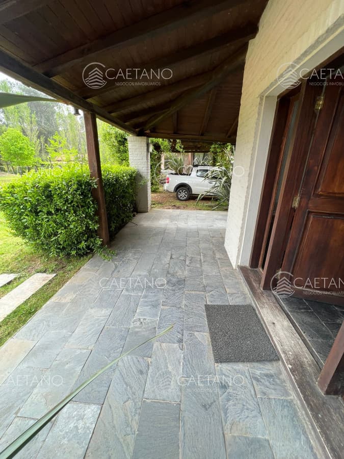 venta de casa en barrio privado dos dormitorios pinares — foto 2