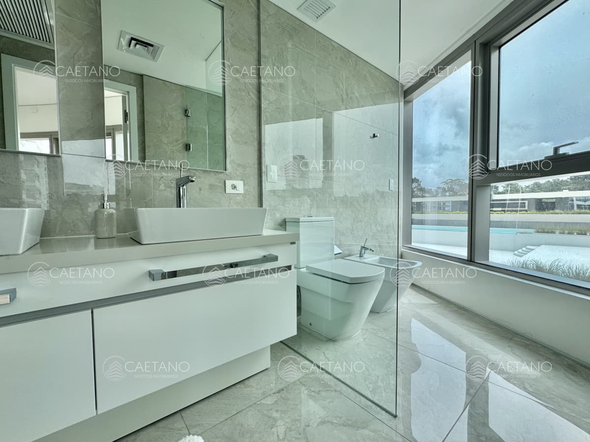 ALQUILER TEMPORADA 2026 Trump Tower 2 suites, piso alto — foto 2