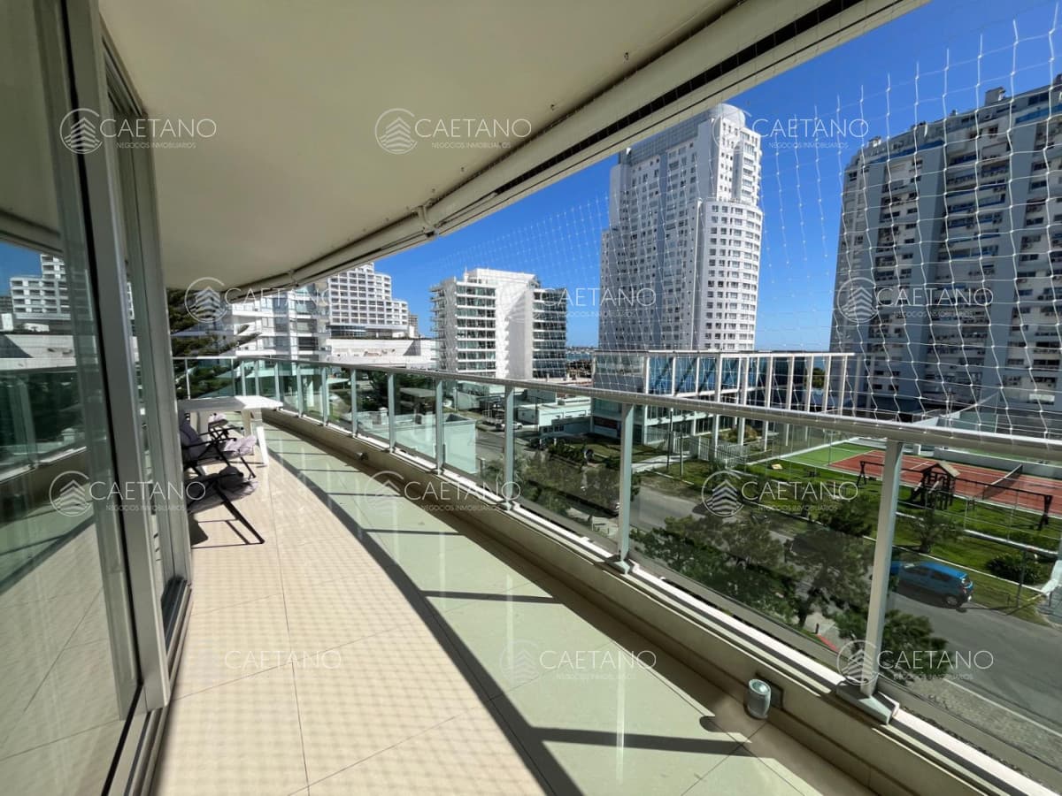 ALQUILER APARTAMENTO ANUAL 3 DORMITORIOS EN SUITE PLAYA MANSA