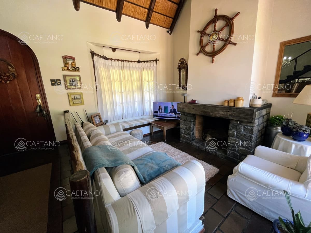 CASA 3 DORMITORIOS Y DEPENDENCIA PISCINA ALQUILER VERANO PINARES — foto 3
