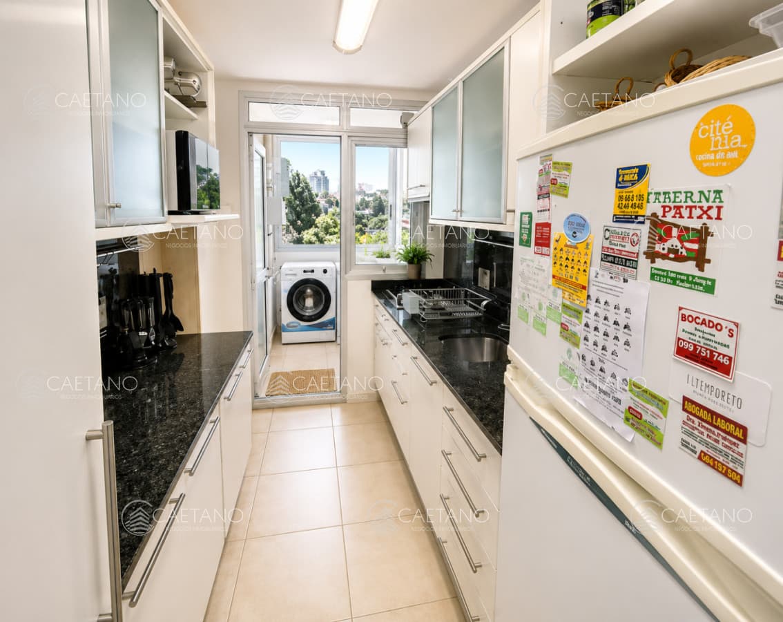 Apartamento en venta de 2 dormitorios en Playa Mansa — foto 3