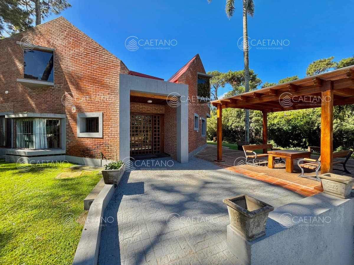 Espectacular casa en venta en playa mansa