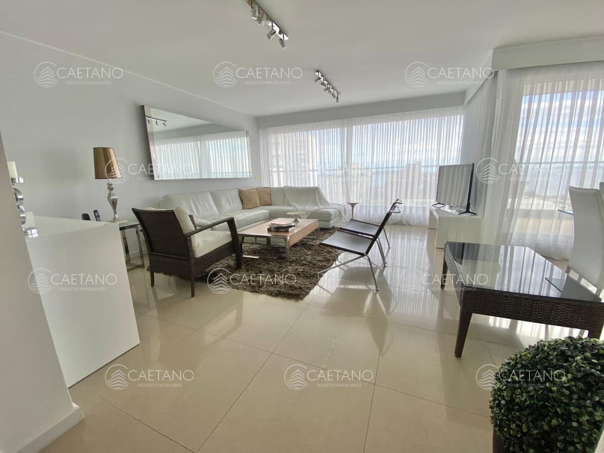 Apartamento en Venta y Alquiler, Mansa, Punta del Este, 3 Dormitorios. — foto 2