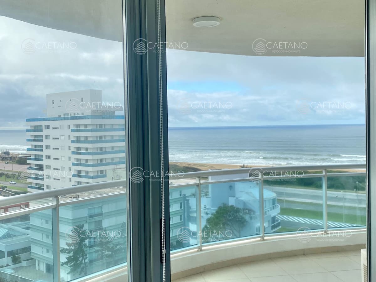 Apartamento en Venta y Alquiler, Brava, Punta del Este, 4 Dormitorios. — foto 2