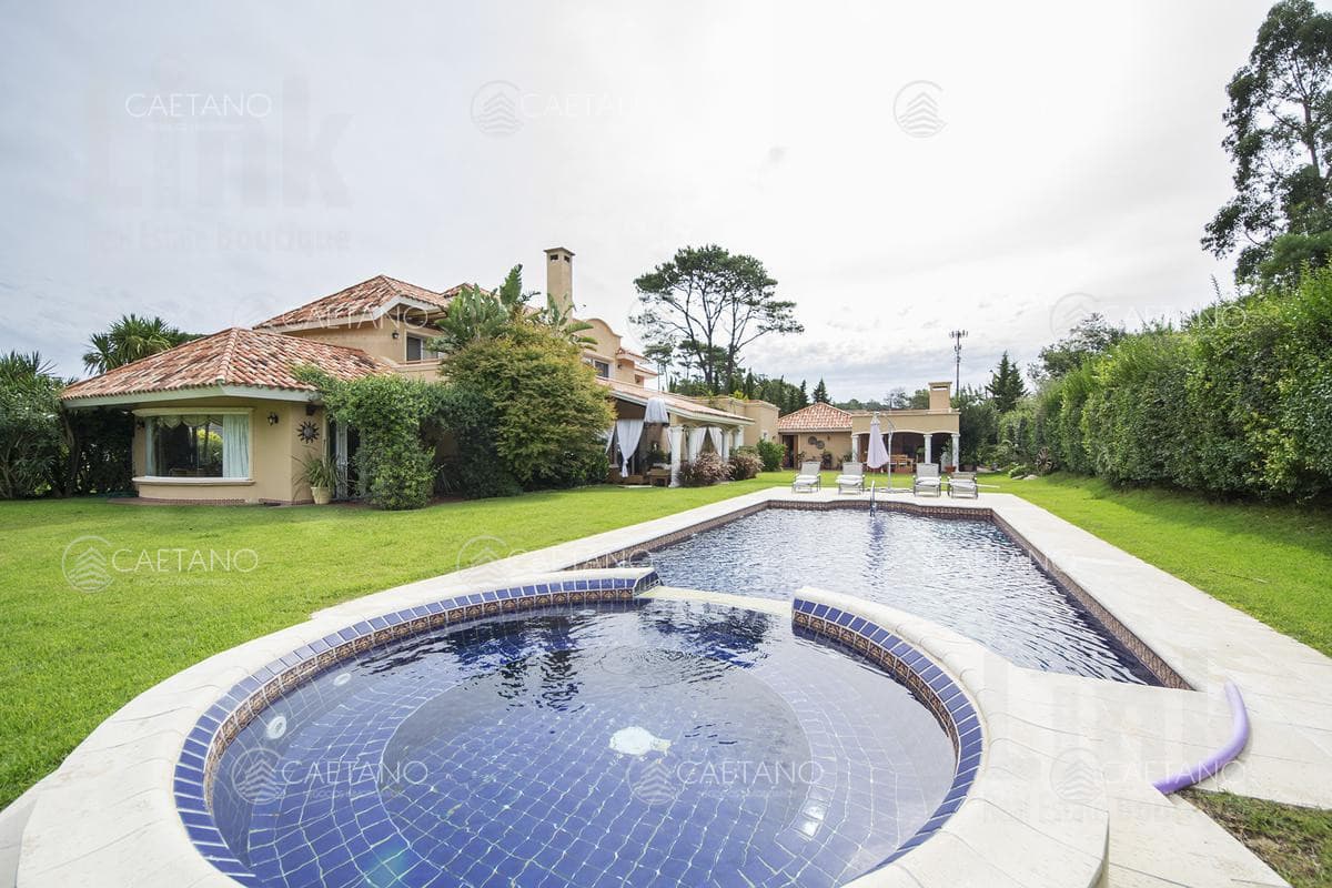 ESPECTACULAR RESIDENCIA EN BEVERLY HILLS, PUNTA DEL ESTE