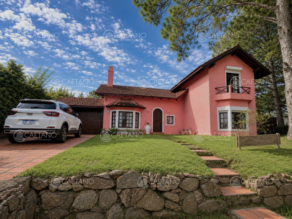 Casa en Alquiler, Pinares, Punta del Este, 4 Dormitorios.