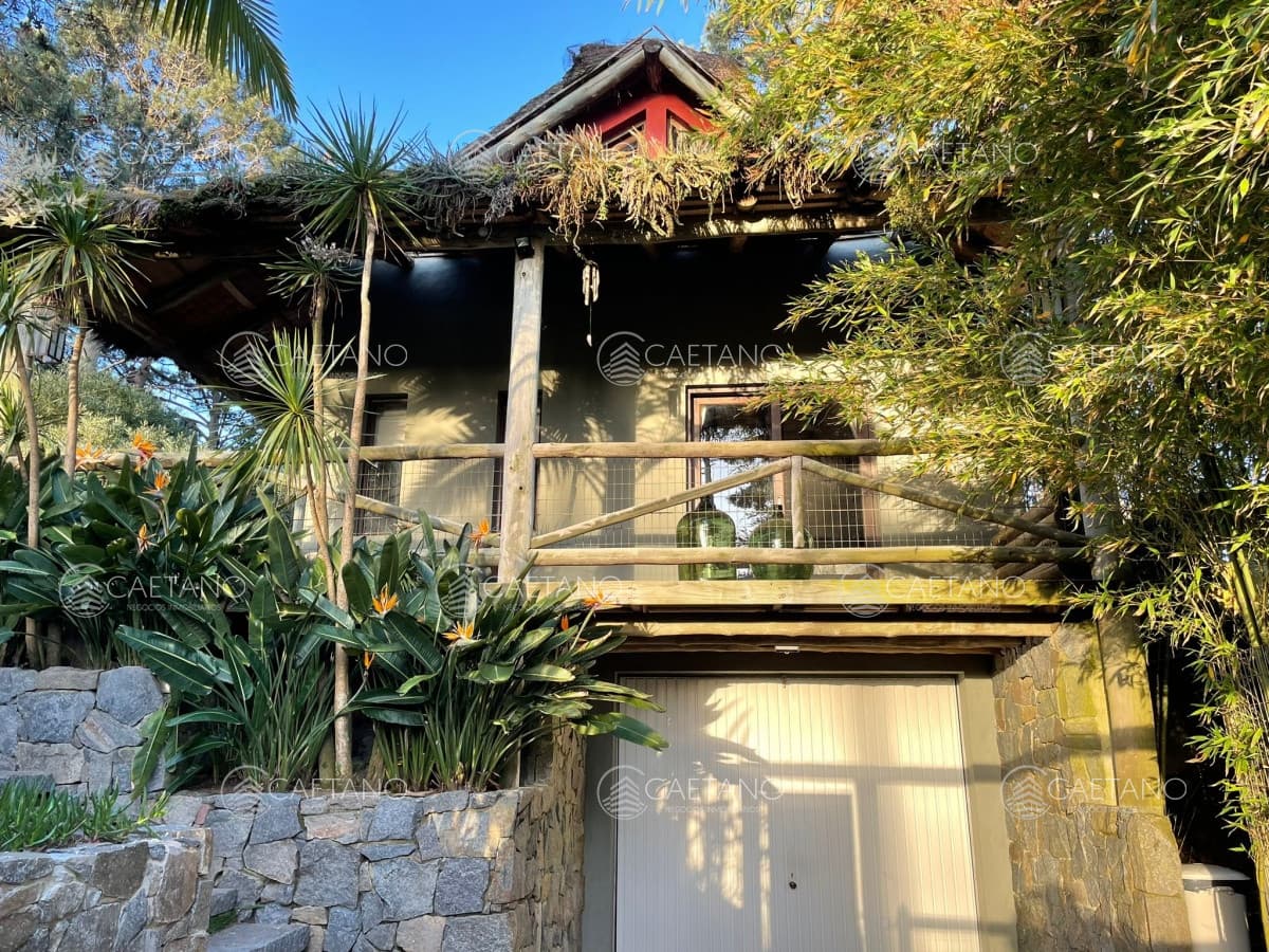 ALQUILER TEMPORARIO DE CASA DE 2 DORMITOTIORIOS EN MONTOYA LA BARRA PUNTA DEL ESTE — foto 2
