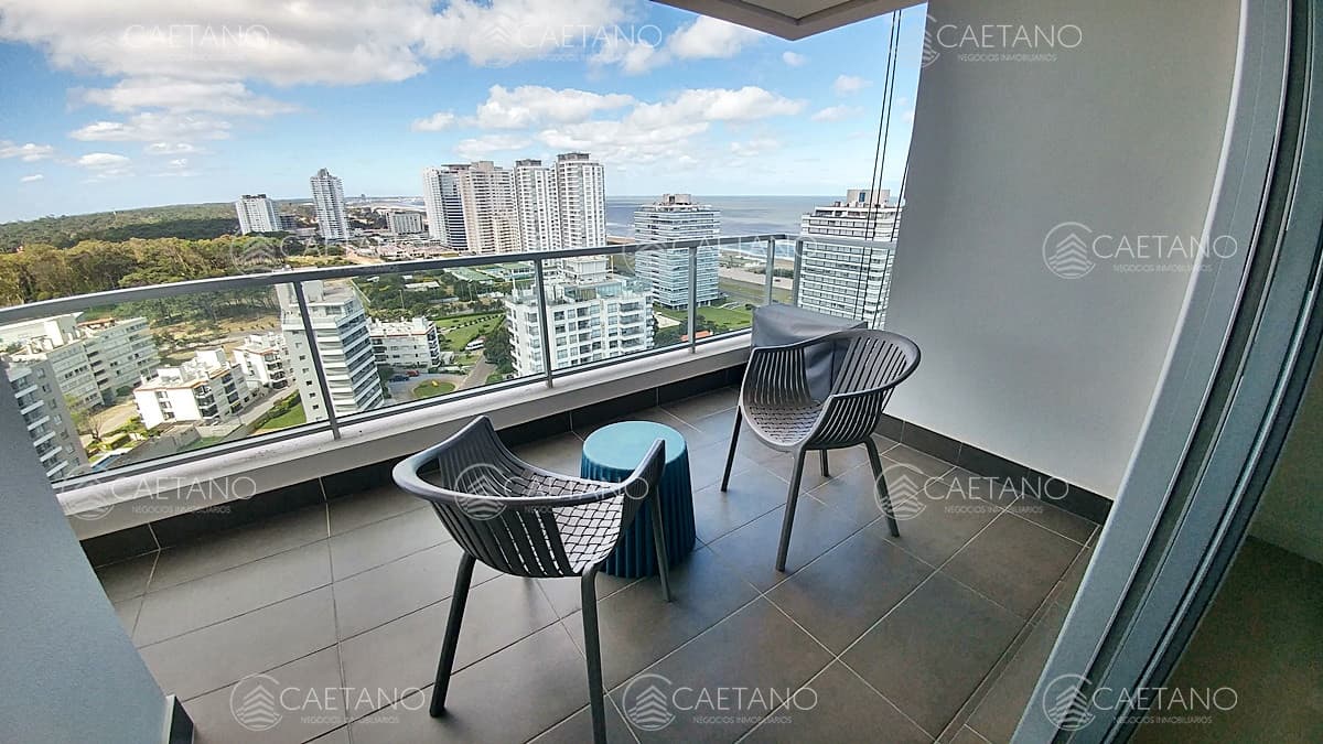 Alquiler apartamento dos dormitorios punta del este edificio wind tower vista al mar