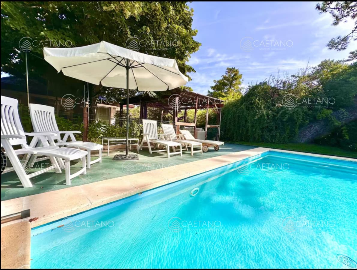 Casa con amplio parque y piscina — foto 2