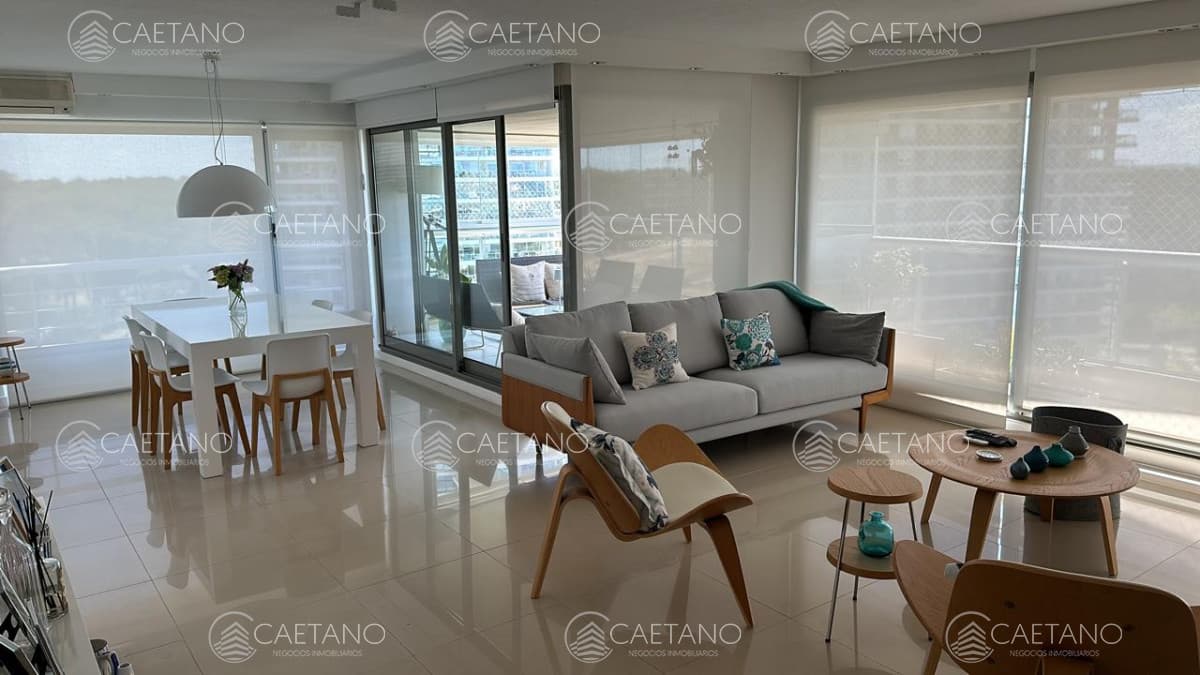 Venta apartamento 3 dormitorios. Playa brava, Punta del Este