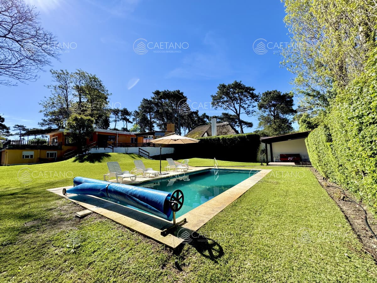 Alquiler de verano casa 4 dormitorios con piscina