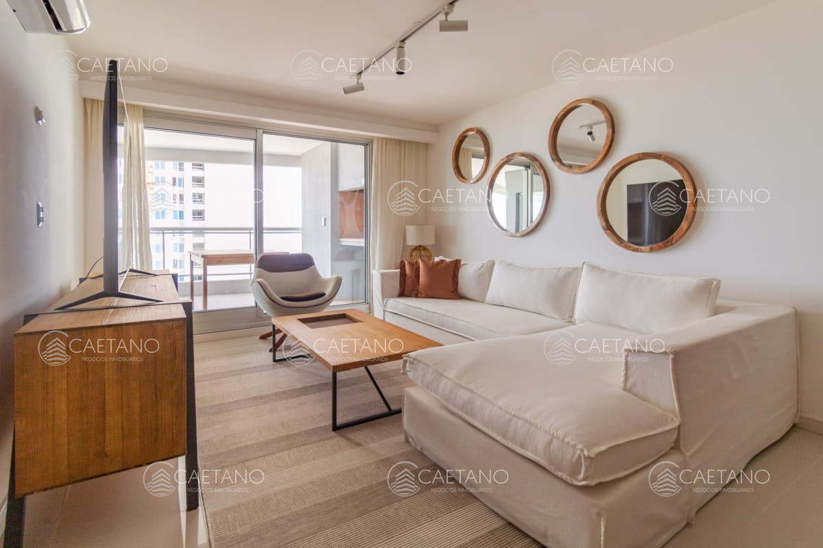 Venta apartamento 3 dormitorios. Playa brava, Punta del Este.