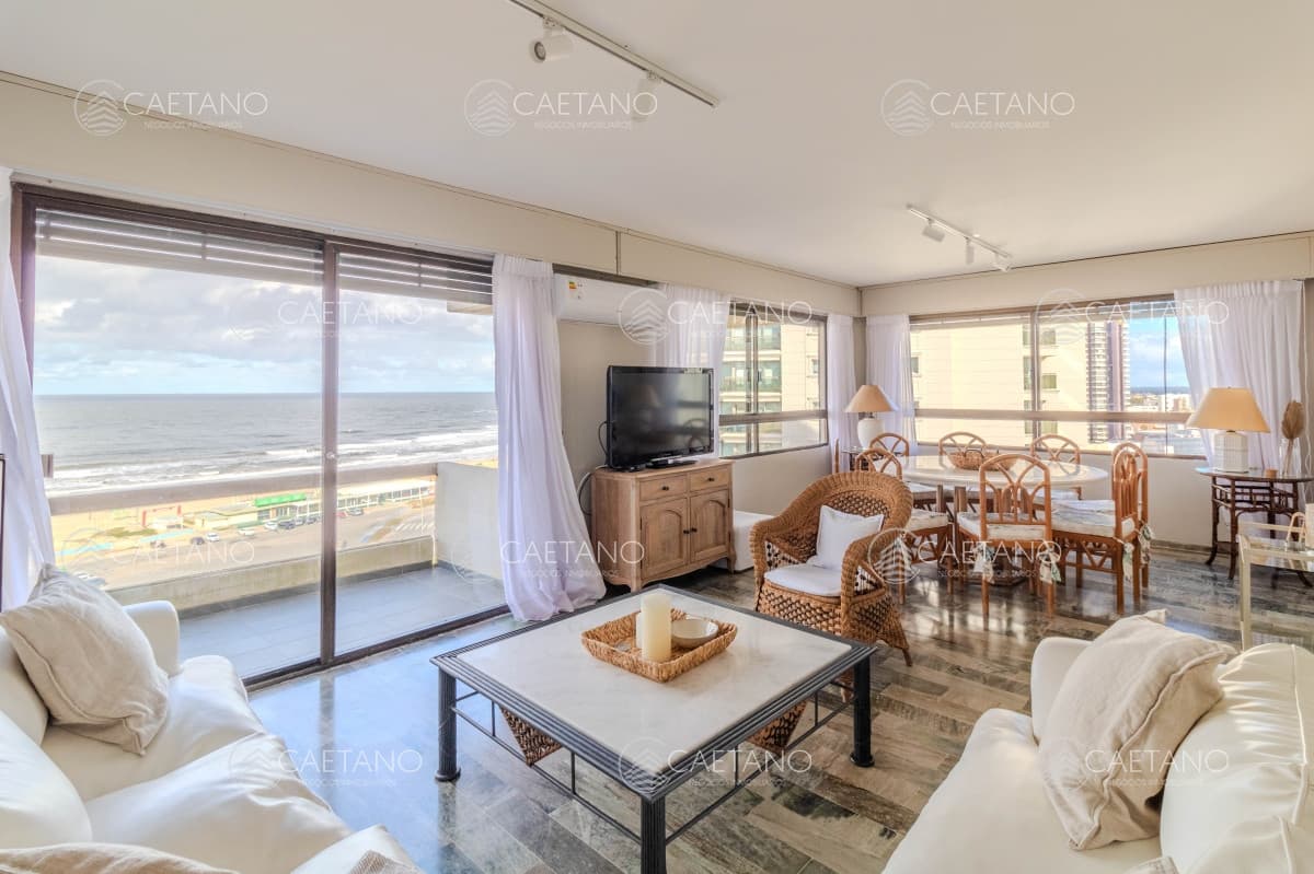 Venta apartamento 3 dormitorios. Punta del Este.