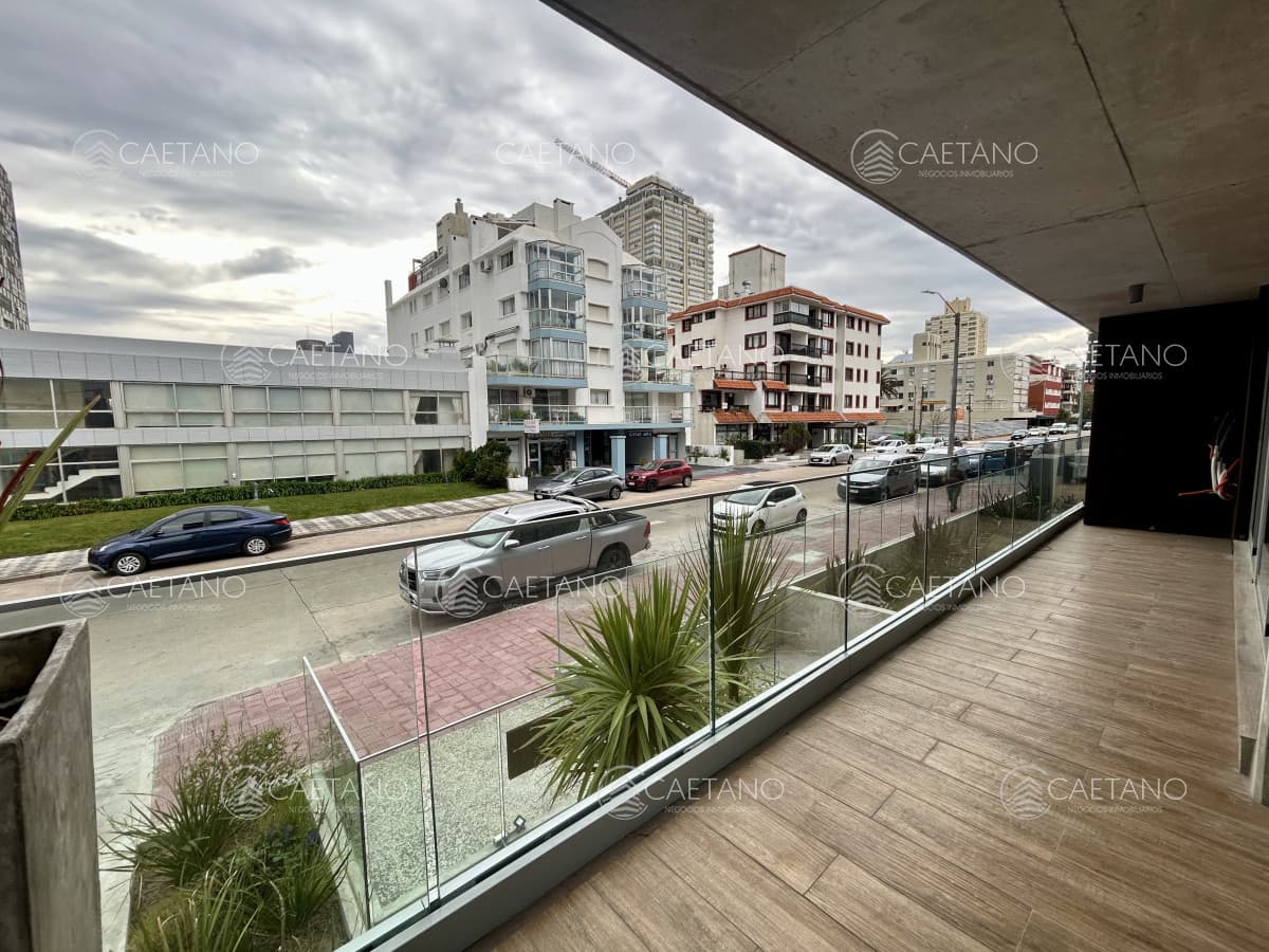 VENTA DE APARTAMENTO A ESTRENAR 2 DORMITORIOS Y 2 BAÑOS, PENINSULA PUNTA DEL ESTE