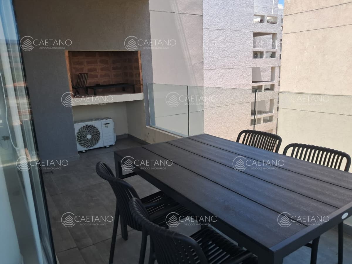 Alquiler anual de apartamento 2 dormitorios frente al mar playa mansa — foto 2