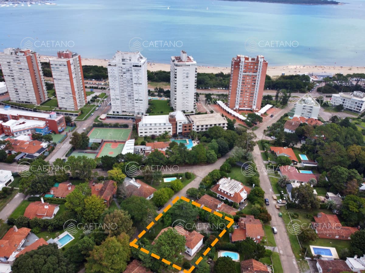 Una propiedad con historia y carácter, en una ubicación privilegiada de Playa Mansa