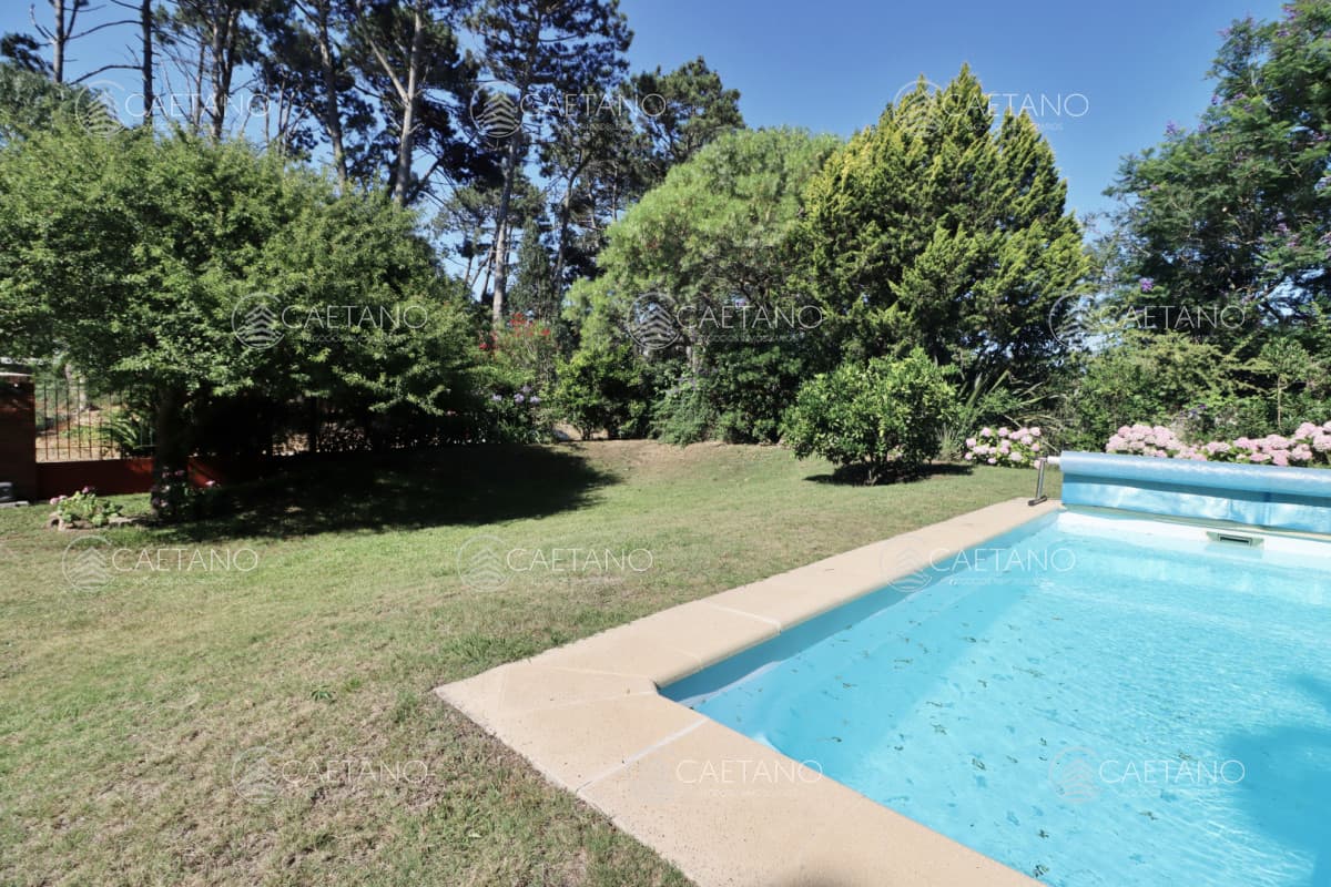 Hermoso Chalet en venta barrio Marly excelente entorno — foto 3