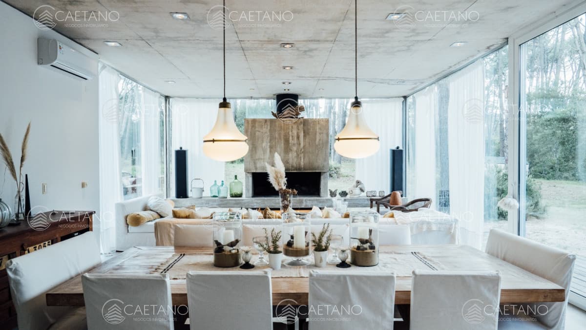 Casa del Arq Gomez en Laguna blanca