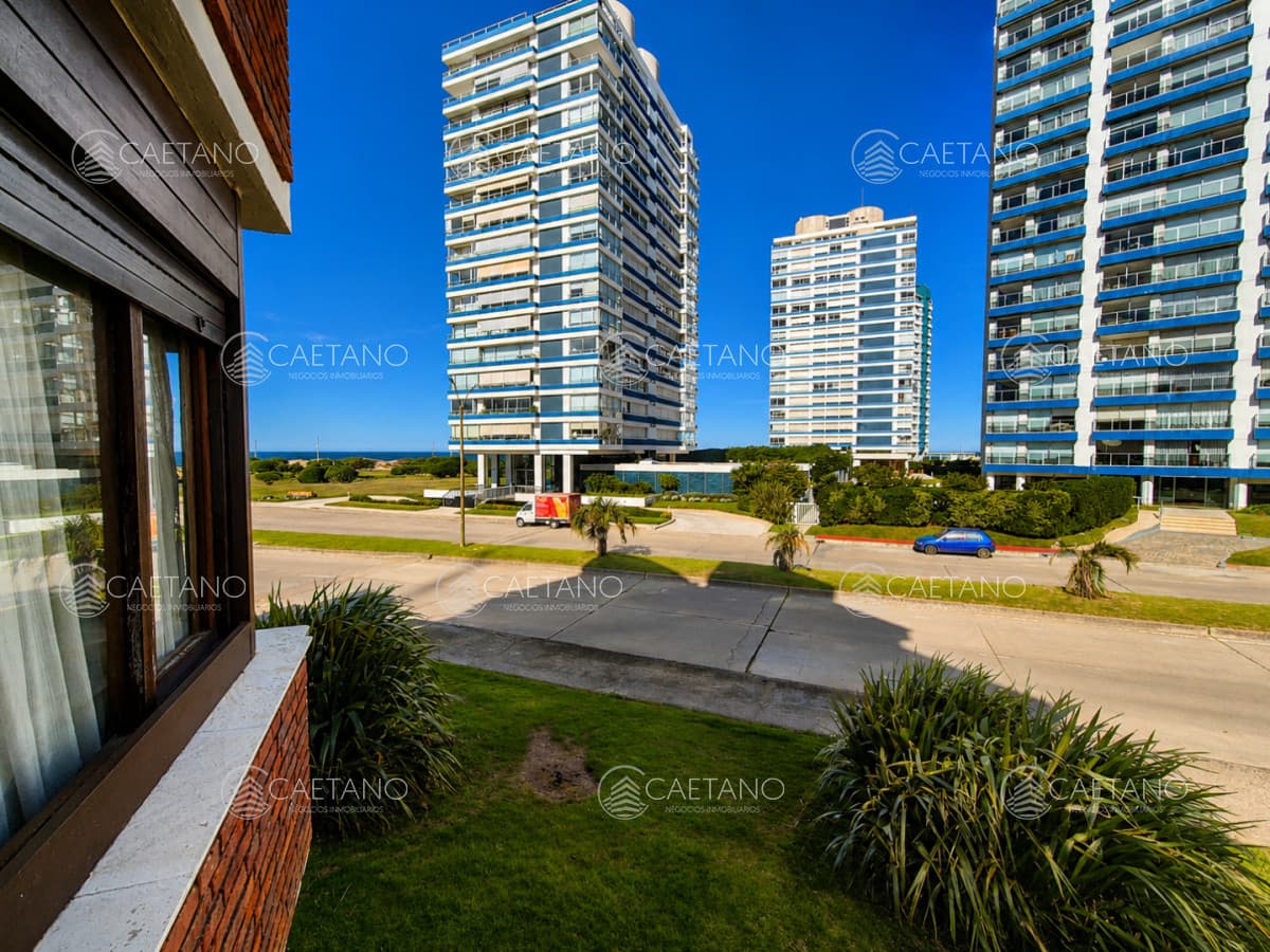 Venta Apartamento 2 Dormitorios a pasos del mar Aidy Grill Punta del Este — foto 2