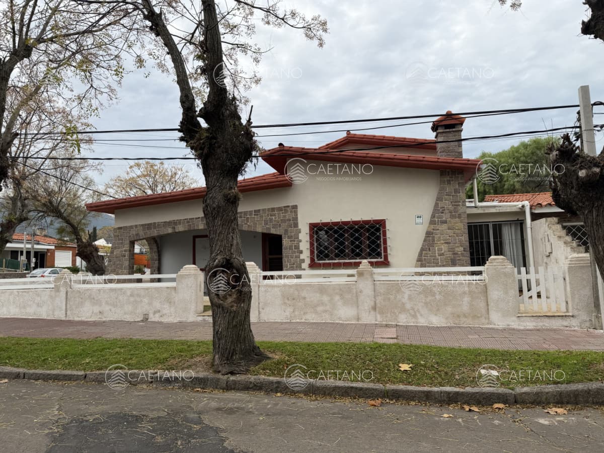 Excelente casa de construcción tradicional en Piriápolis — foto 3