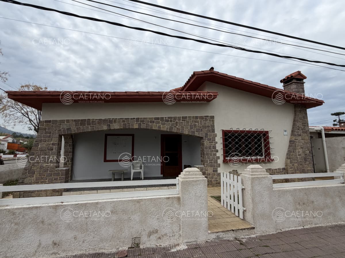 Excelente casa de construcción tradicional en Piriápolis — foto 2