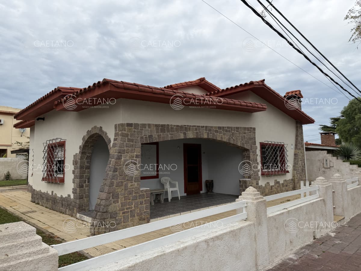 Excelente casa de construcción tradicional en Piriápolis