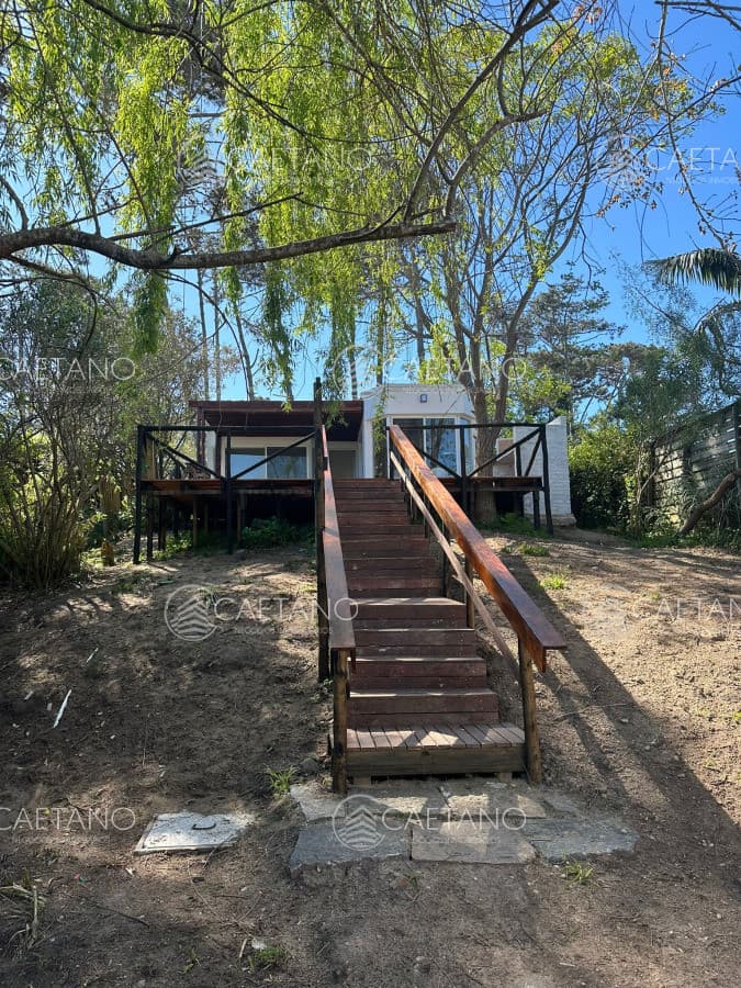Casa en Montoya a solo 250 mts del mar , 3 dormitorios con 2 baños . recien reciclada con muy buen gusto — foto 2