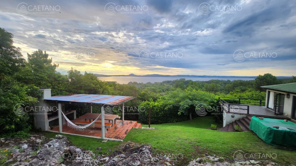 Casa en venta de 3 dormitorios en Las Cumbres, Punta Ballena.
