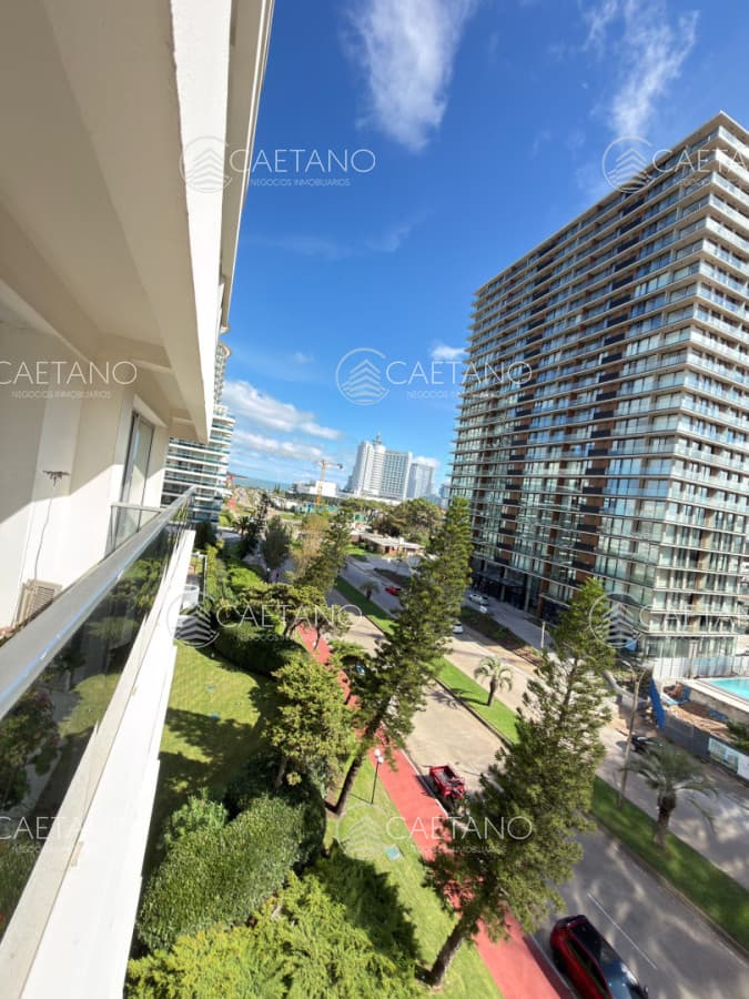 Apartamento en avenida chiverta — foto 2