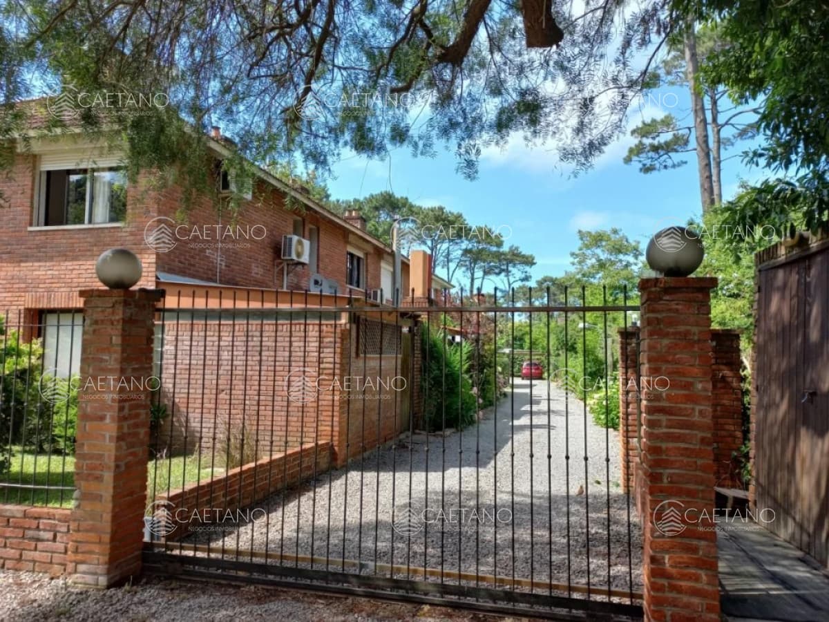 VENTA CASA EN COMPLEJO CON PISCINA PUNTA DEL ESTE — foto 2
