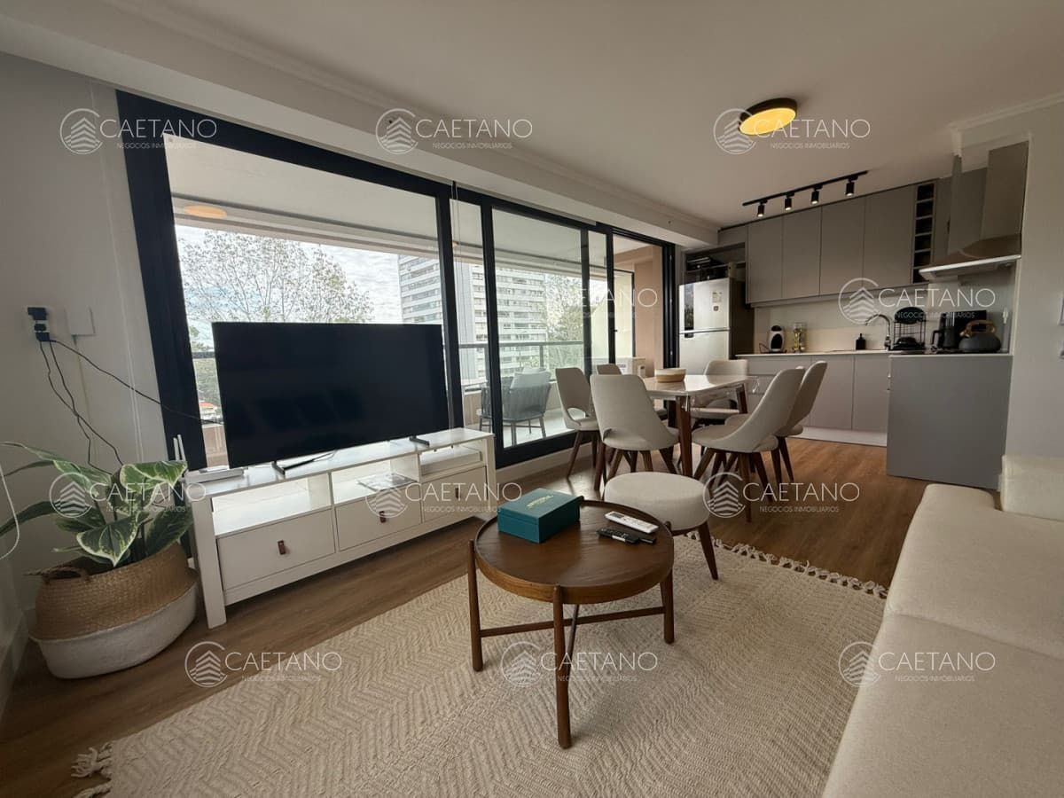 Apartamento de 2 dormitorios alquiler anual con amenities en Punta del este