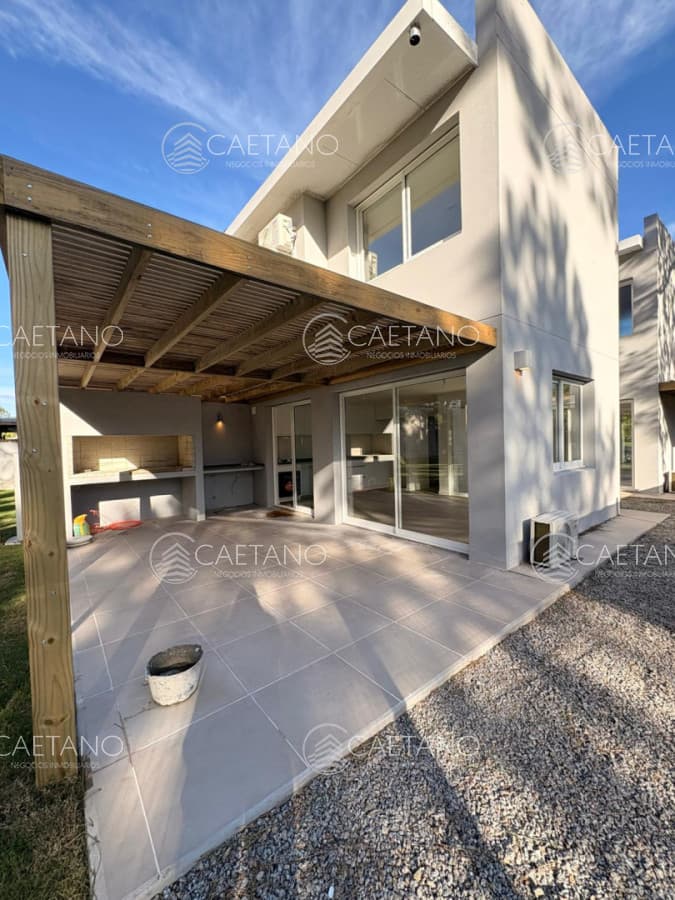 Casa a Estrenar Jardines de Cordoba sobre Avenida 3 Dorimtorios — foto 3