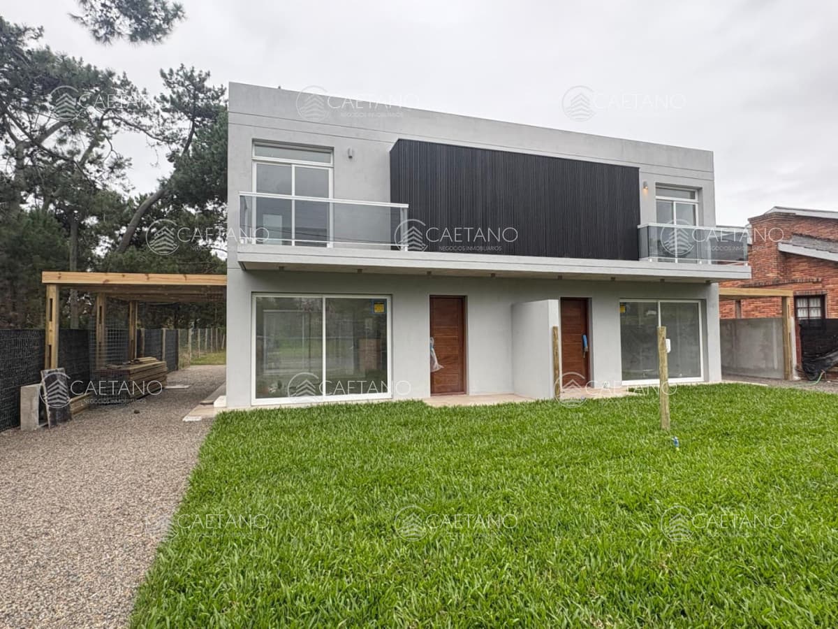 Casa a Estrenar Jardines de Cordoba sobre Avenida 3 Dorimtorios