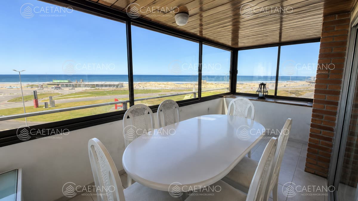 Apartamento esquinero frente al mar — foto 2