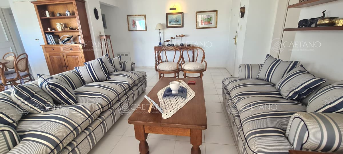Hermoso apto con vista directa y hermosa al mar — foto 2