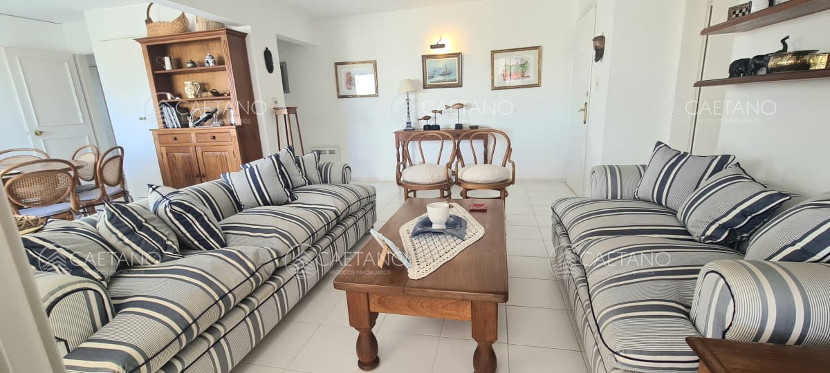 Hermoso apto con vista directa y hermosa al mar