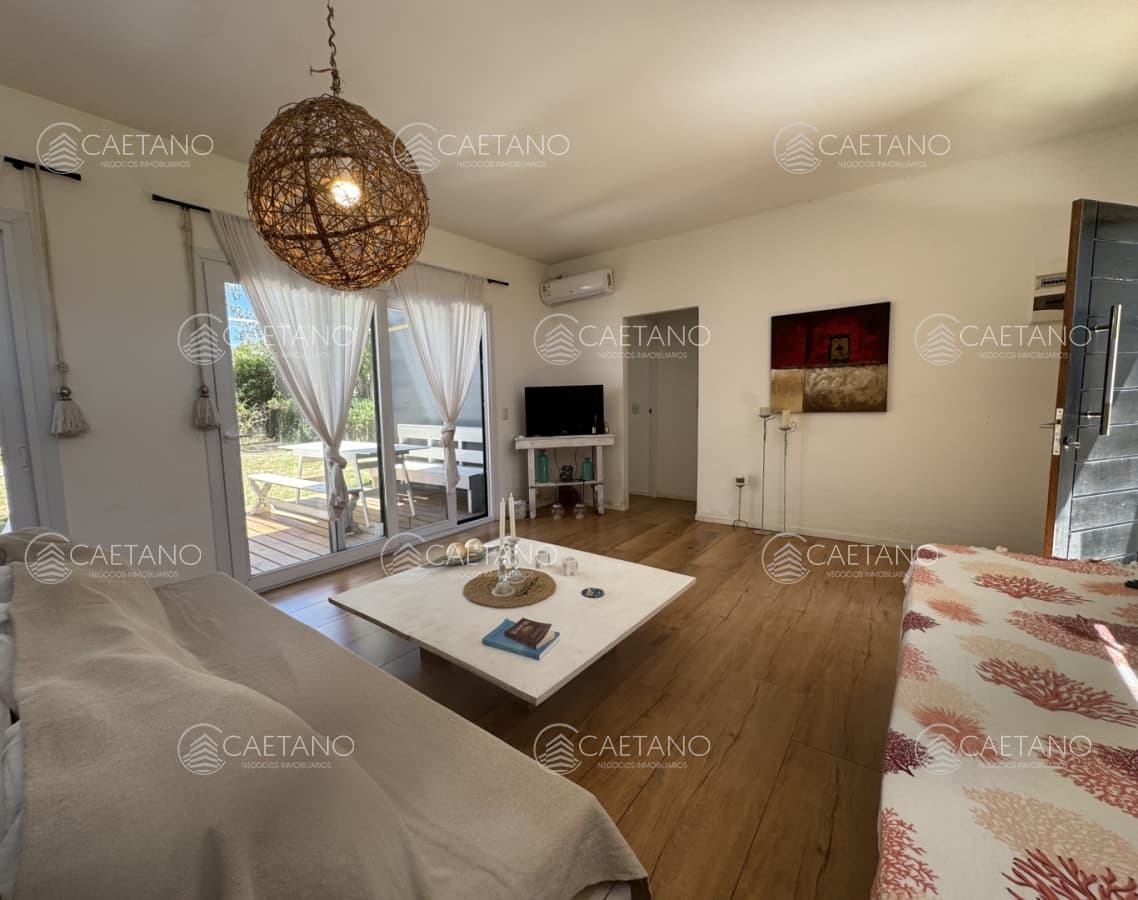 Casa en venta a media cuadra del mar