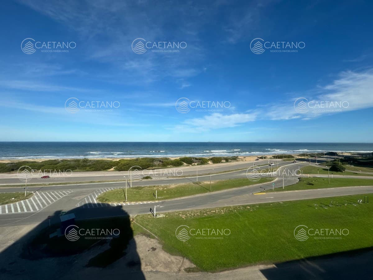 Apartamento en Venta de 3 dormitorios en Punta del este , Playa Brava , Torre Nueva York , Vista al mar — foto 2