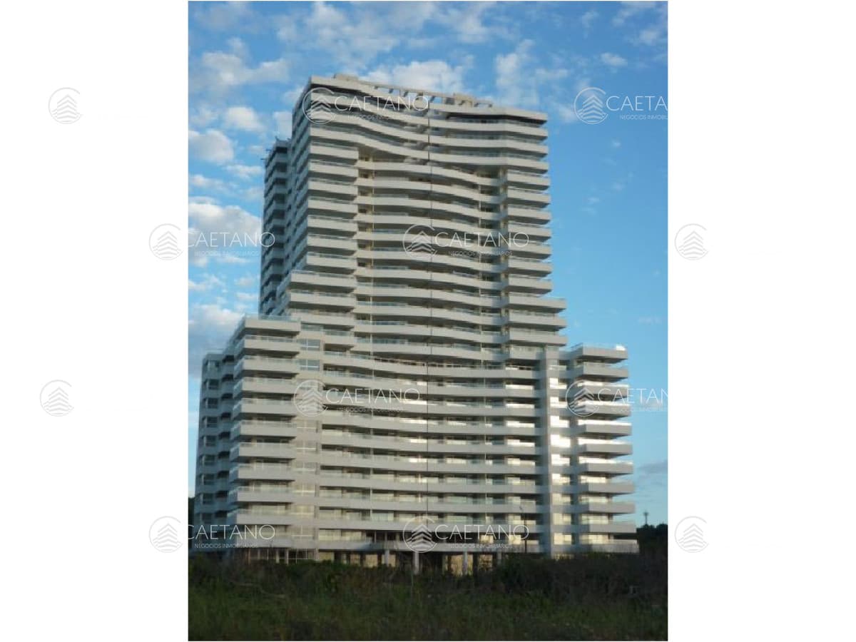 Apartamento en Brava, 3 dormitorios *