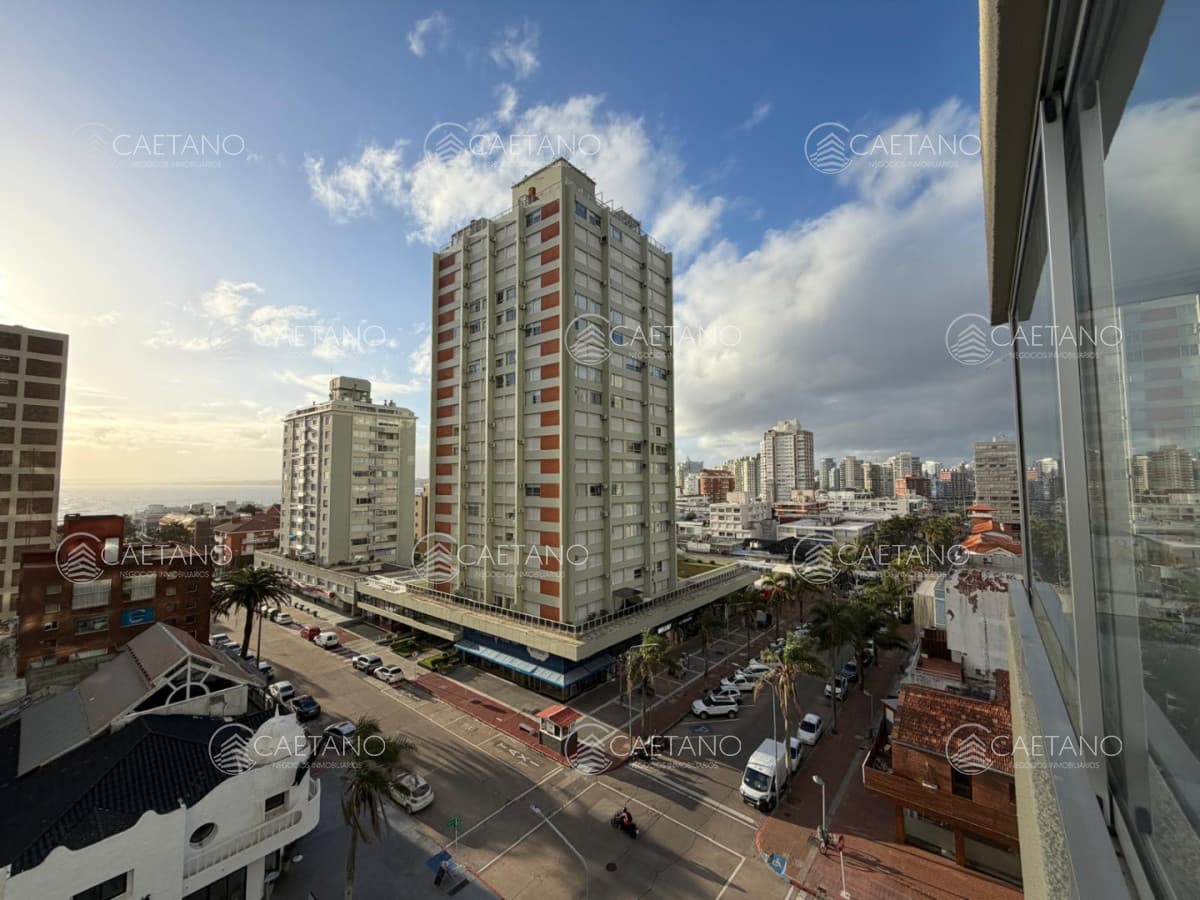Apartamento de 2 dormitorios y medio en Punta del este , Gorlero , Península — foto 2
