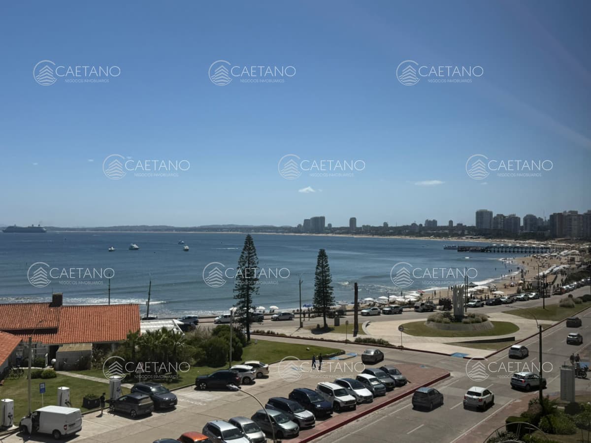 Apartamento en Venta de 3 dormitorio en Punta del este . Playa mansa , Parada 1