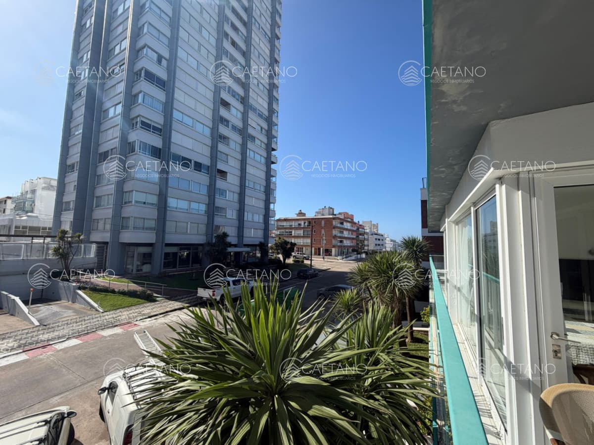 Apartamento de 1 dormitorio en Venta en Punta del este , Península , Bajos gastos a pasos del mar — foto 3