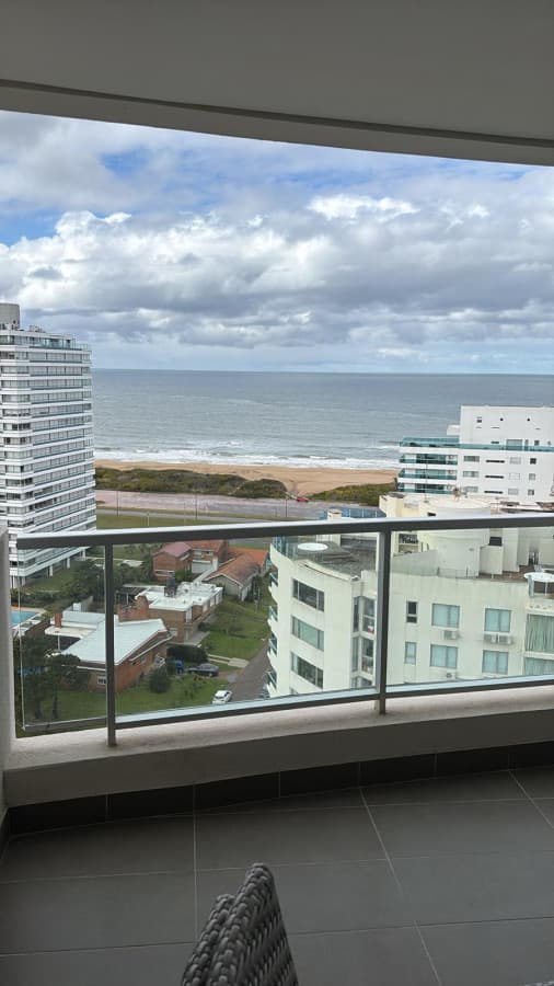 Apartamento en Alquiler de 3 dormitorios en Punta del este , Edificio Wind , Playa Brava