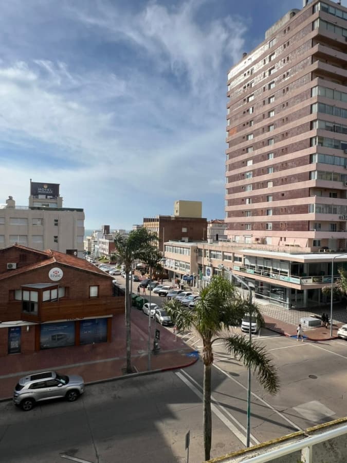 Apartamento en Venta de 3 Dormitorios en la peninsula , Punta del este