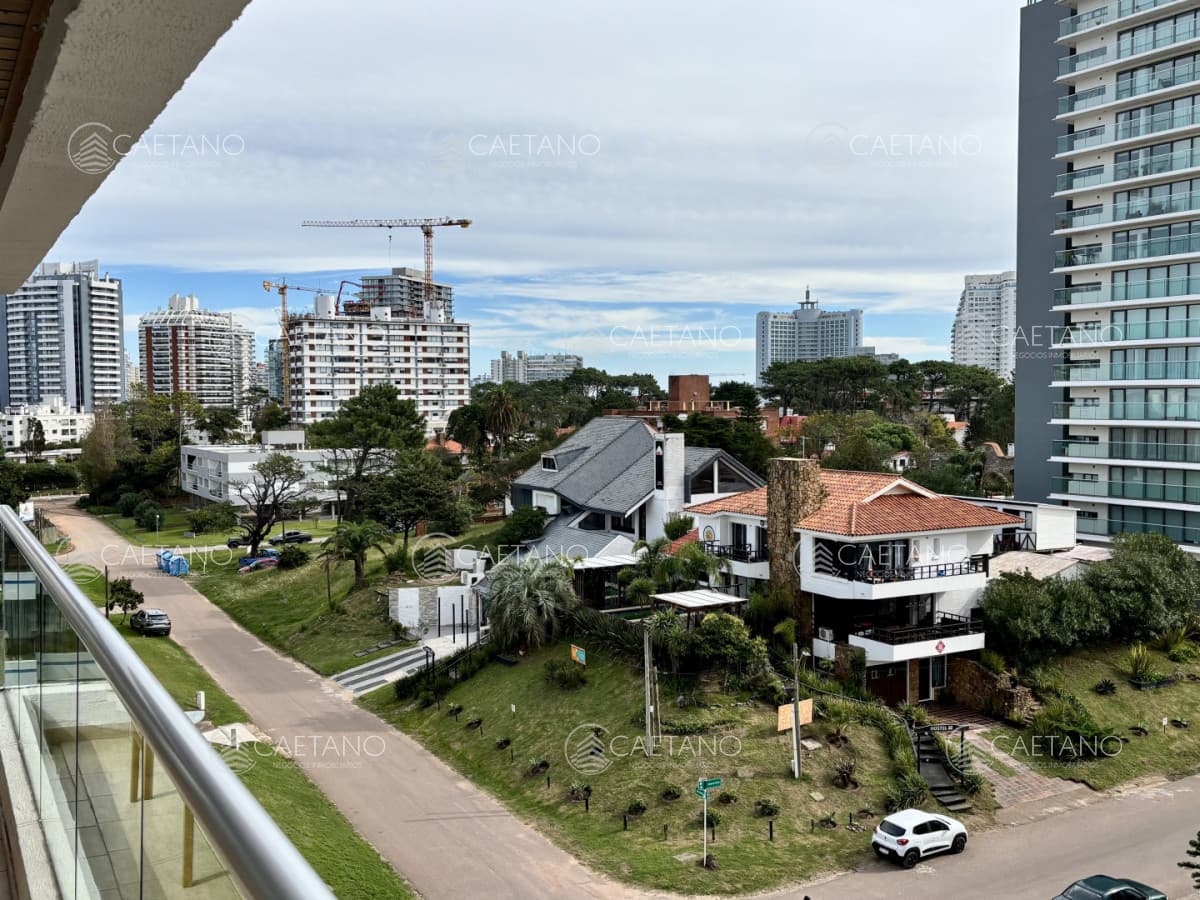 Venta de apartamento en Icon Brava Tower · Punta del Este. — foto 2