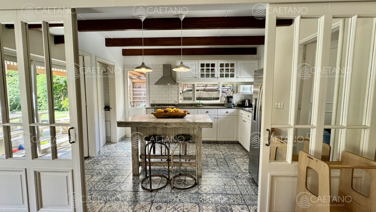 ESPECTACULAR CASA DE 4 DORMITORIOS EN SUITE EN BARRIO PRIVADO DE PUBTA DEL ESTE — foto 2