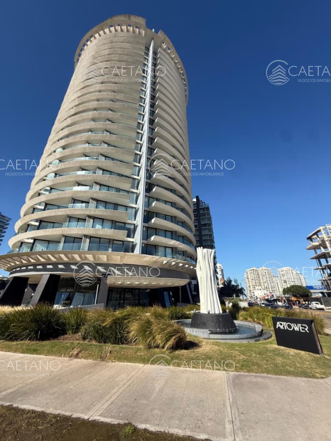 Venta apartamento de 3 dormitorios en Art Tower - Punta del Este