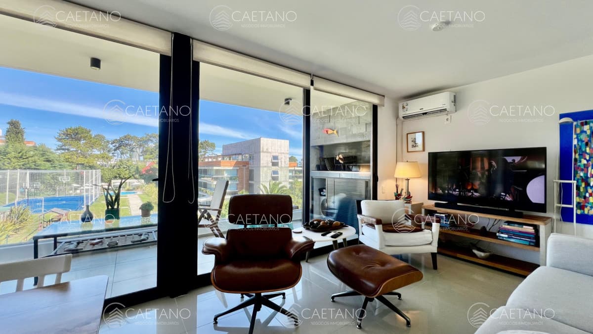 Apartamento en Venta Playa Mansa 2 dormitorios con parrillero propio Punta del Este — foto 2