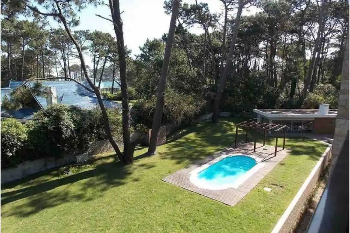 RINCON DEL INDIO - Hermoso apartamento en el bosque, a 1 cuadra del mar